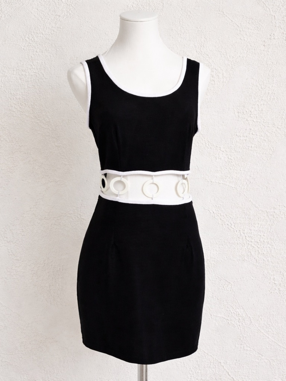 Vintage Y2K Mod Mini Dress Black White Ring Belt Cutout Waist 10